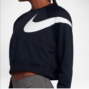 Nike Dri-FIT Versa Cropped Sweatshirt